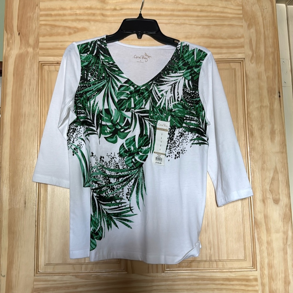 Coral Bay Women's White and Green Tropical Long Sleeve Top